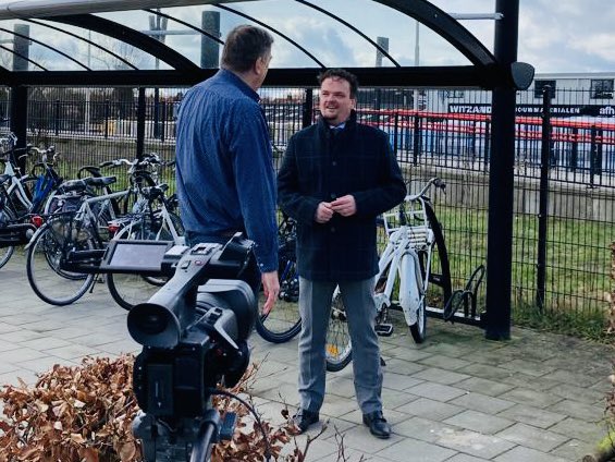 Arjan Hof (@hof_arjan) on Twitter photo Bij een vitaal landelijk gebied hoort een goede aansluiting op het openbaar vervoer. Een toegankelijk en veilig stationsgebied in Vriezenveen en Vroomshoop hoort daarbij. De #ChristenUnie is het daarmee eens 👍🏻 <a href="/CUOverijssel/">CU Overijssel</a> <a href="/CuTwenterand/">CU Twenterand</a> <a href="/nedersaksenlijn/">Nedersaksenlijn</a> Bij een vitaal landelijk gebied hoort een goede aansluiting op het openbaar vervoer. Een toegankelijk en veilig stationsgebied in Vriezenveen en Vroomshoop hoort daarbij. De #ChristenUnie is het daarmee eens 👍🏻 <a href="/CUOverijssel/">CU Overijssel</a> <a href="/CuTwenterand/">CU Twenterand</a> <a href="/nedersaksenlijn/">Nedersaksenlijn</a>
