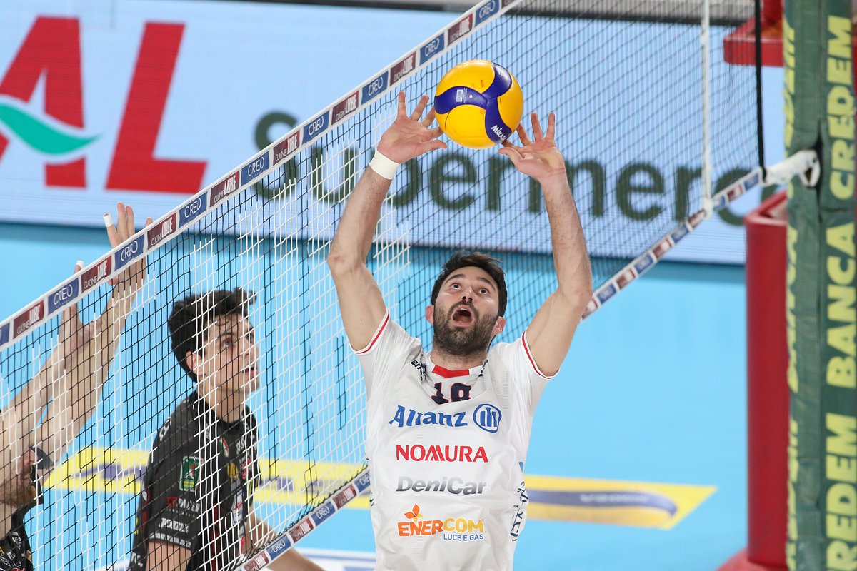 PowervolleyMI's tweet photo. ᴘʜᴏᴛᴏɢᴀʟʟᴇʀʏ #CivitanovaMilano 🏐📸📸

#Superlega #Allianz #PowervolleyMilano #ForzaMilano #Pallavolo #Volley #Volleyball https://t.co/6rFTgWvzQR