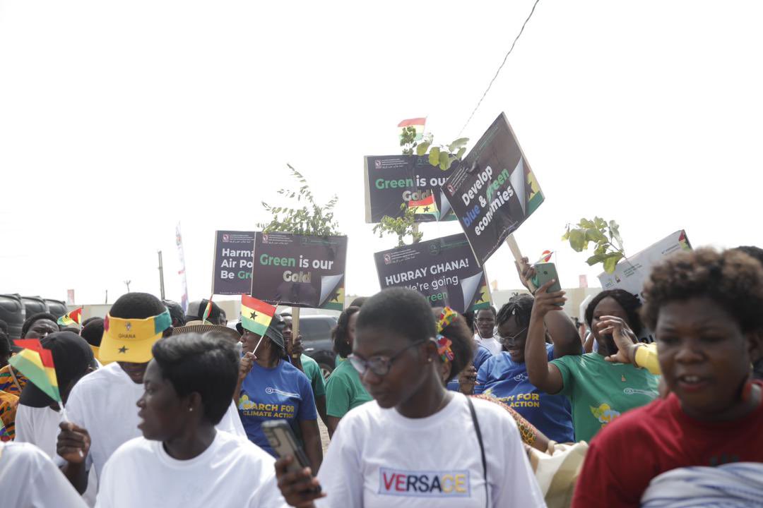 YouthClimateGH's tweet photo. As we celebrate #independence today, let’s be aware #climatechange is one of the most pressing national issues with its cascading effect mostly felt by #theyouth. We need to build concerted efforts to scale up local #ClimateAction.
#jointhegreenside ‘March for Climate Action’. https://t.co/Dt9X49Xz2k