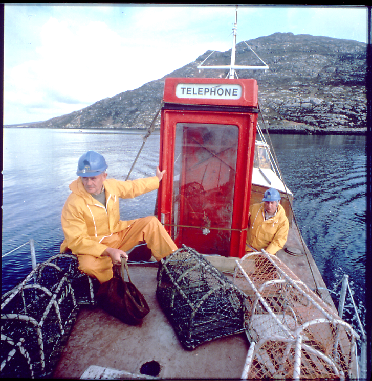 Twitter hunters: Can you help to find this K8 kiosk? Photographed in 1983 on it's journey to one of the Scottish Isles, we're trying to identify the destination and see if it still exists today!🏴󠁧󠁢󠁳󠁣󠁴󠁿