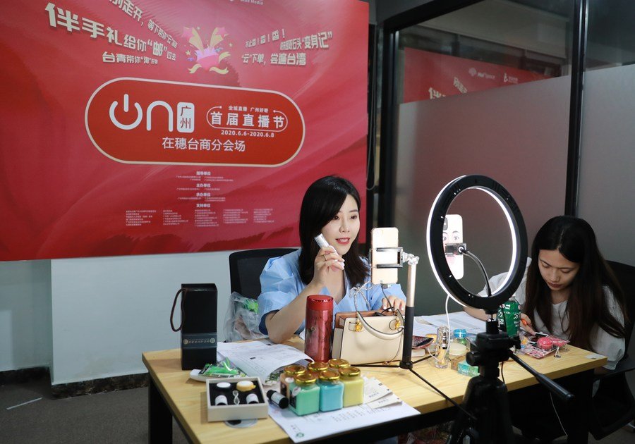 chinafrica1's tweet image. Flexible employment offers new choices for young Chinese - People's Daily Online en.people.cn/n3/2023/0306/c… 
#employment 
#chinajobs
#youthemployment