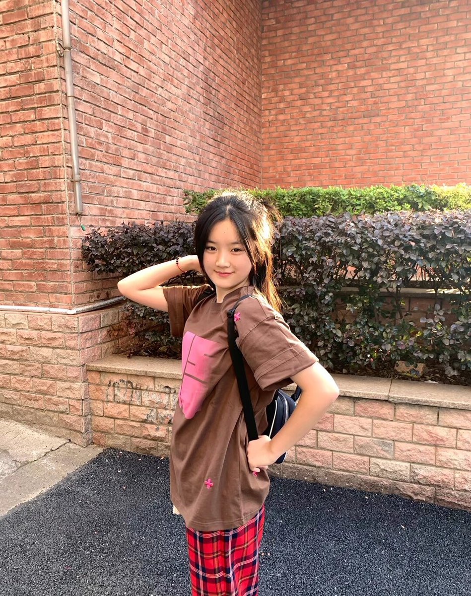 icullt's tweet photo. 穿短袖啦！ https://t.co/OOqRMGBBw4