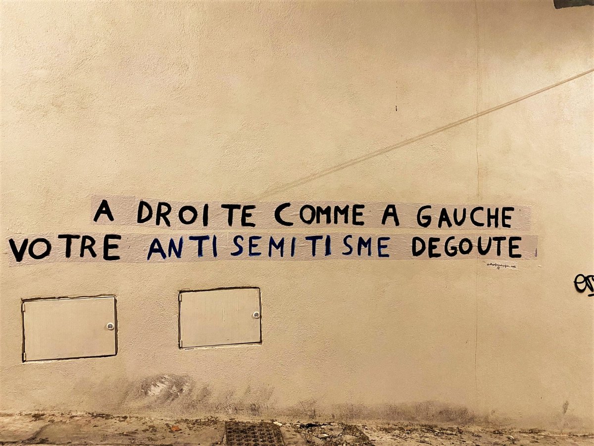 collages_ve's tweet photo. A DROITE COMME À GAUCHE VOTRE ANTISÉMITISME DÉGOÛTE. 
Arrêtez de rejeter la faute sur l'autre clan politique que le vôtre : s'il est un déni bien partagé, c'est celui de l'antisémitisme dans ses propres rangs. https://t.co/P4Ezt7N4Wh