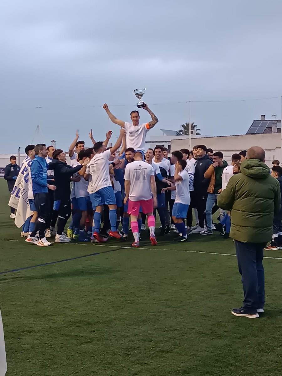 Tremendo esfuerzo,enorme mérito.
Campeones y ascenso merecido 💙.