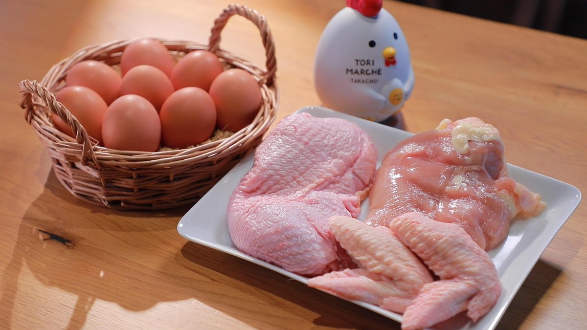 abc_kokoiro's tweet photo. 「鳥、マルシェ。多可町」は #新��な地卵 と #ブランド鶏肉 の専門店。２年前から #播州地卵 の生産もスタート。平飼いの鶏の生みたての卵は濃厚で栄養もたっぷりです。播州地卵の #玉子かけごはん も楽しめます。3月9日木曜日の #ココイロ はよる9時48分から。#兵庫 #多可町 #ABCテレビ #トミーズ雅 https://t.co/pTscqvhVUz