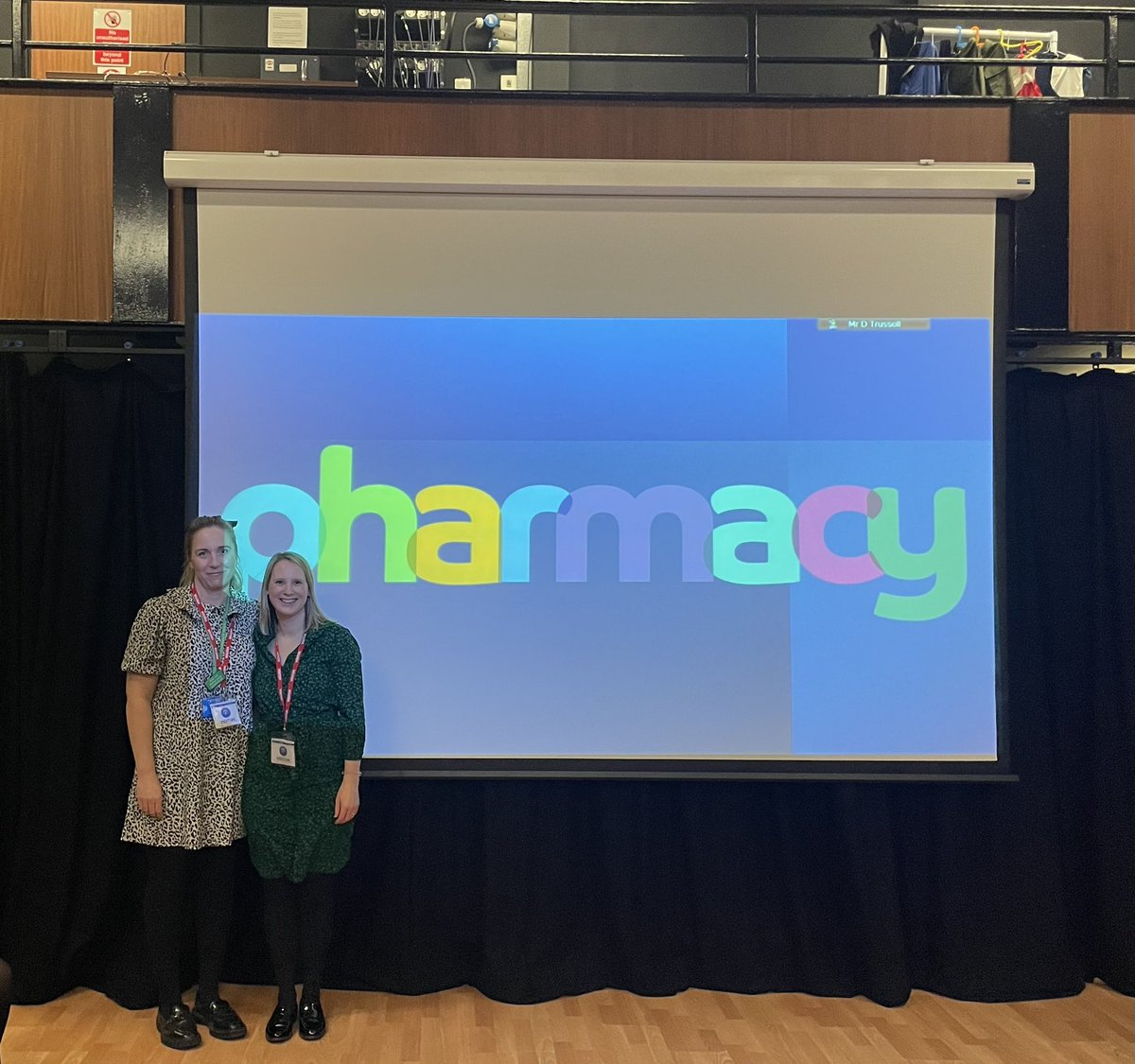 Thank you to @WirralGirls for the warm welcome & inviting us to talk about the many opportunities available for #careersinpharmacy 💊✅ - with @sarahwinstanl12 @WUTHpharmacy #NCW2023 #inspiringthefuture