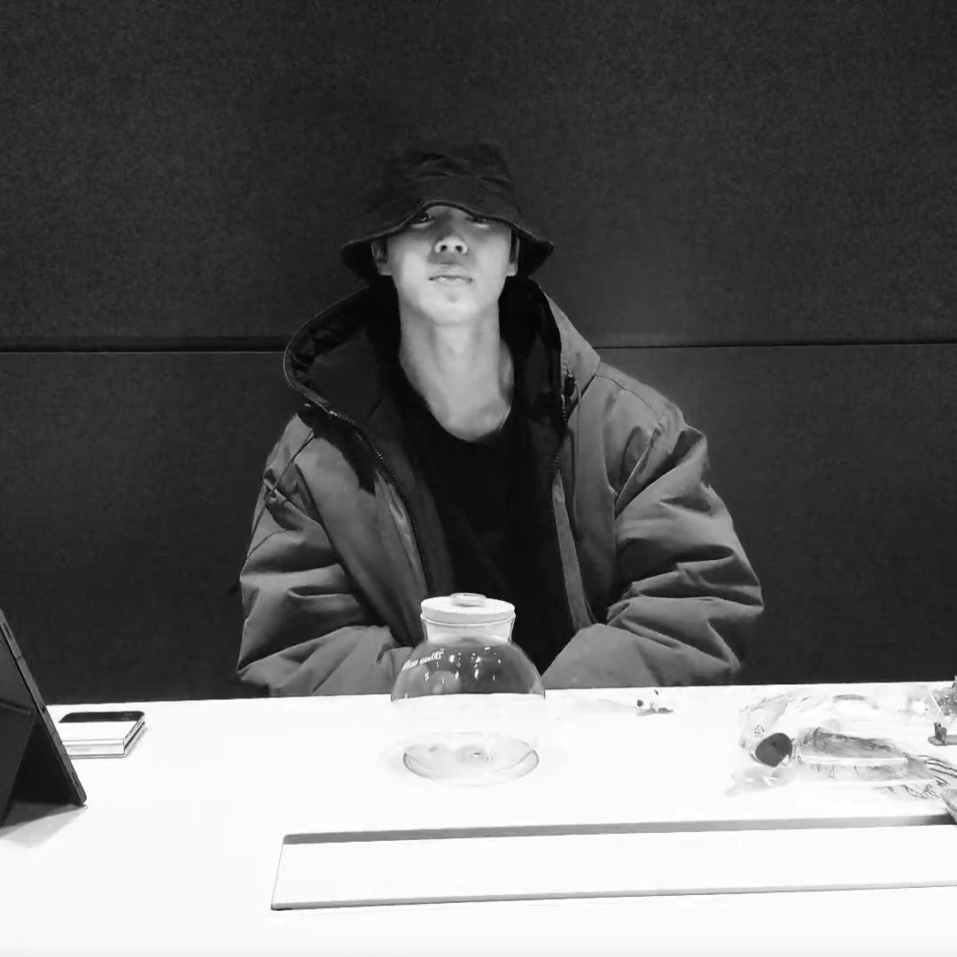 อย่าใส่ฟิลเตอร์ขาวดำ "มันหล่อ" 😭😭😭😭😭
