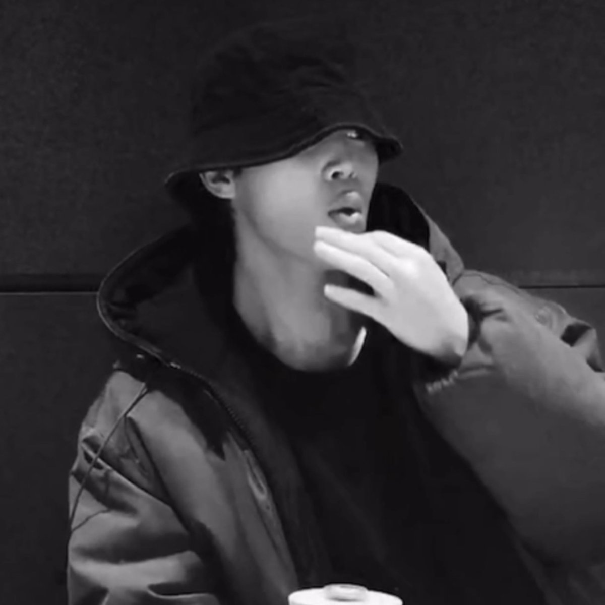 librafolders's tweet photo. park jimin is so cool https://t.co/uBkBYwBMhG