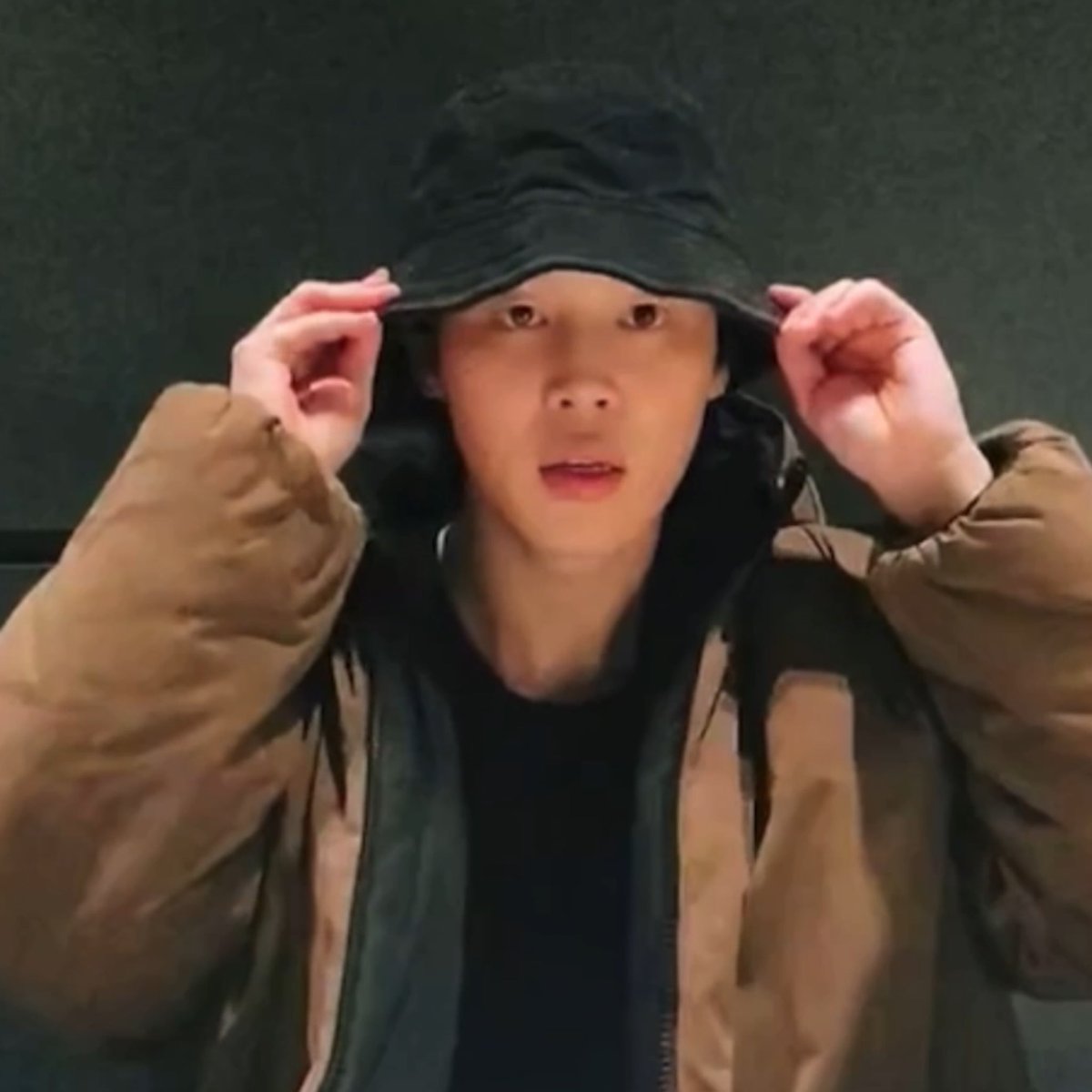 librafolders's tweet image. boyfriend material