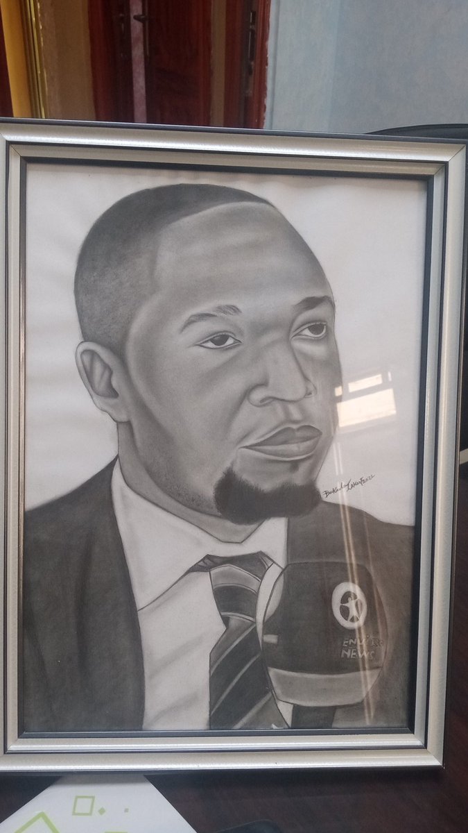 environews_rdc's tweet photo. Une œuvre d'art, un portrait réalisé par cet artiste plasticien qui admire notre engagement dans la cause environnementale dans notre pays #RDC. Merci l'artiste pour ce cadeau,. Merci pour ces encouragements. https://t.co/49QeaM7T9b