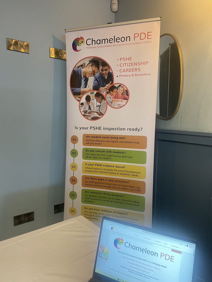 Delighted to be working with <a href="/LeicesterHS/">Leicester Healthy Schools Network</a> great energy in the room and good to see Healthy schools networks in action @SwinHealthy <a href="/wiltshealthysch/">WiltsHealthySchools</a> <a href="/PSHEStaffs/">PSHE_Staffs</a> <a href="/PSHEsolutions/">John Rees FCCT</a>