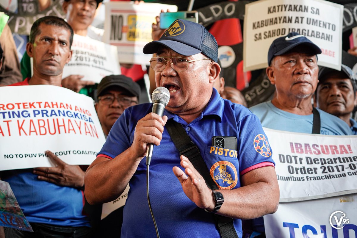 varsitarianust's tweet image. Various transport groups and progressive organizations stage a protest against the jeepney modernization program on the first day of the week-long transport strike at the Katipunan Avenue Bridge on Monday afternoon.

(Photos by Joselle Marie B. Reyes/ The Varsitarian)
