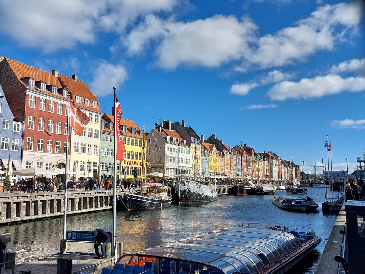 Arrived in Copenhagen for @SEAwiseproject h2020 project meeting.

Don't be fooled by the sunshine, it is absolutely baltic out there.