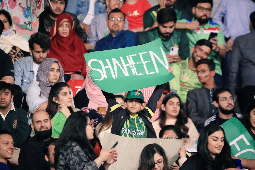 We travelled from Scotland 🏴󠁧󠁢󠁳󠁣󠁴󠁿 to 🇵🇰 to watch Shaheen and Rauf in action

Sat 4th Mar Pics

Dear @iShaheenAfridi
& @HarisRauf14
My Sons want to meet you plz?

Thanks @Lahore ♥️

@lahoreqalandars
@PSLT20_HBLPSL
#PSL2023 #PSL8 #PSL08 #PSL #HBLPSL2023 #HBLPSL8 #QalandarHum #Qalandar