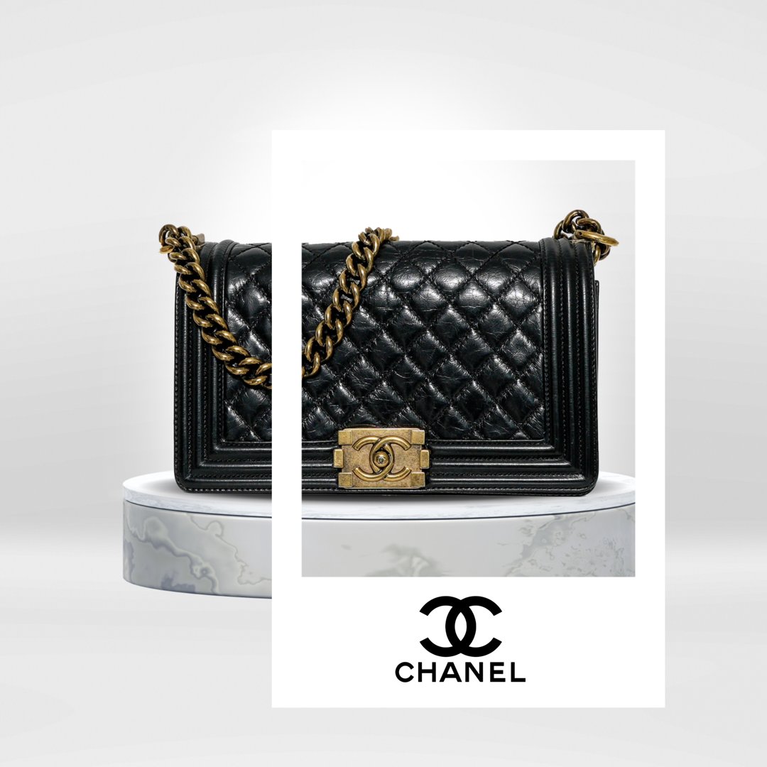 MayasBrand's tweet image. Effortlessly chic and always on-trend, the 🌟Chanel Boy🌟 bag is the ultimate statement accessory for the modern fashionista. With its sleek lines and iconic design, this timeless piece is a must-have for any stylish wardrobe. 

#MBS #MayasBrandStudio #ChanelAddict #channelboy