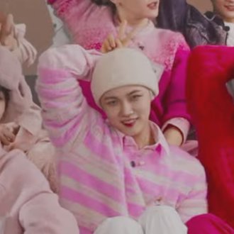 asm_daily's tweet photo. 피스~✌️
#성민 #세림 #크래비티 https://t.co/TSsa1aPlU3