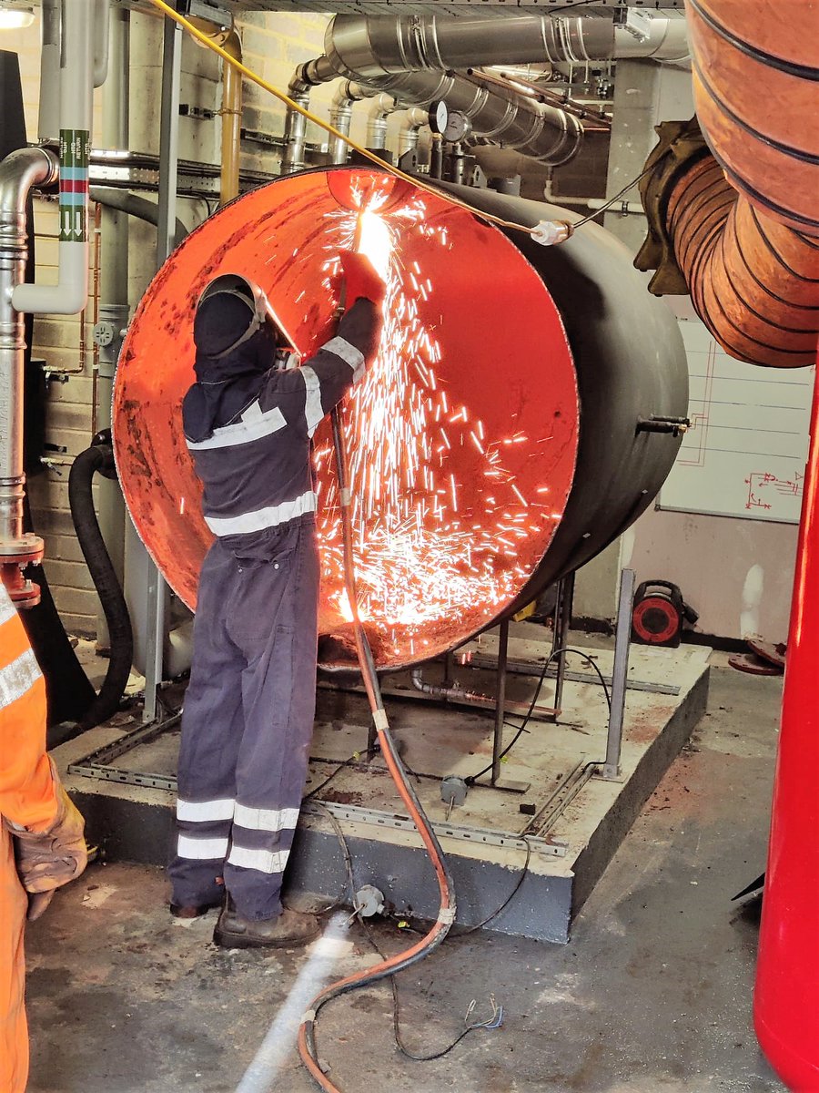 We recently completed the removal of a blowdown vessel for longstanding client Omega Building Services Ltd. Due to the vessels location, careful consideration had to be taken with the removal.

Read more on our website
environmental.kph.co.uk/project/buffer…
#buffervessel #protections #hotcut