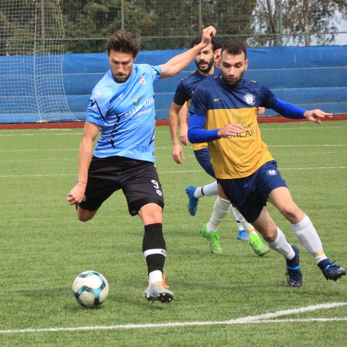Ten Hag aradı.

Weghorst yerine oynarım demişsin, ciddi misin dedi.

Ciddiyim, istiyorum dedim.

Tamam ben de ciddiyim, gel görüşelim dedi.

Muhtemelen bu hafta görüşeceğiz.
