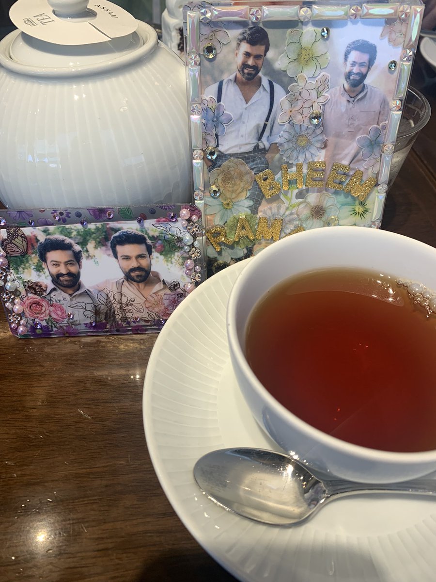 hanaha_pi's tweet photo. ついに友達をRRRに連れて行くことに成功☺️#RRR https://t.co/8LNeCdMuQl