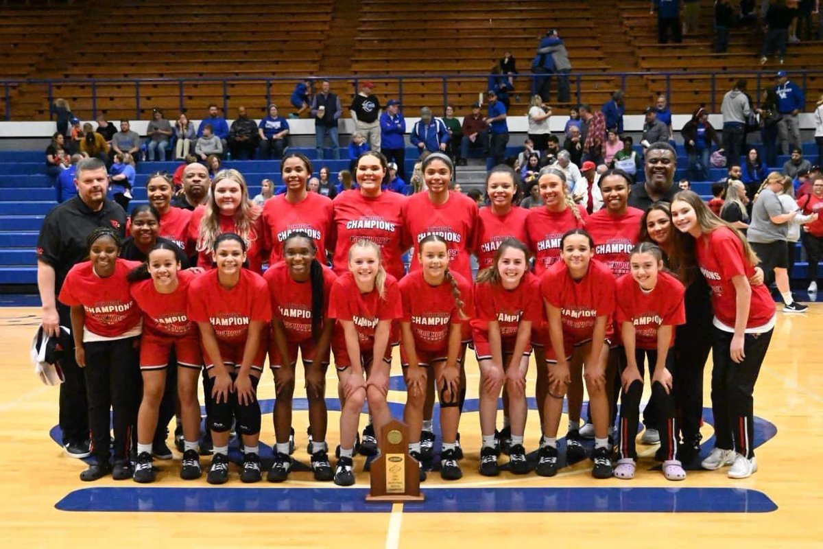 CoachChestnut16's tweet photo. Congrats to my girls and their teammates on punching their ticket to the Sweet16. @KyleighChestnut @anaya_chestnut
#GRCHoops #StateBound #Rupp https://t.co/hBofo626pD
