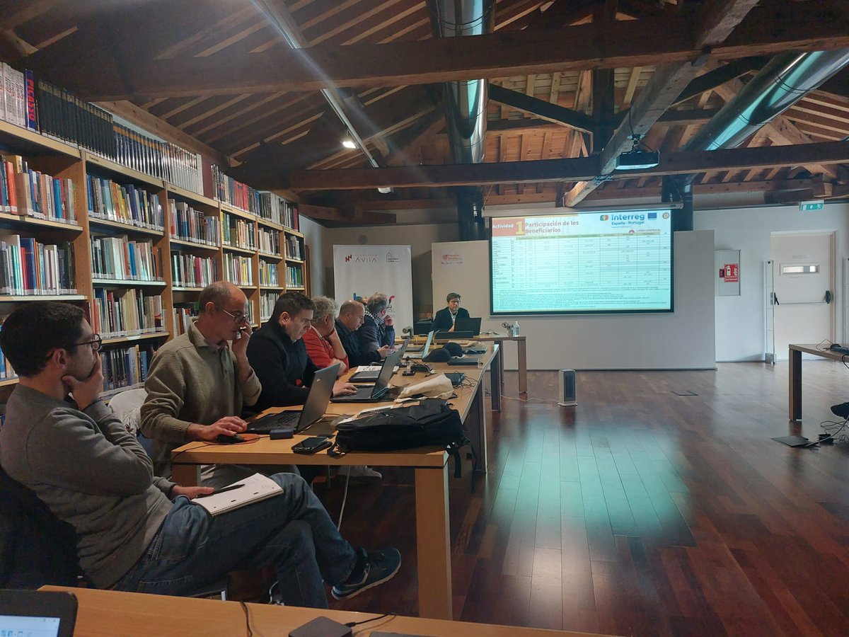 Tras la bienvenida, iniciamos el desarrollo de la reunión. Esta mañana, la reunión se centra en la presentación de los resultados relacionados con la gestión forestal, la prevención y extinción de #IIFF y el impacto del cambio climático en territorio #POCTEP.