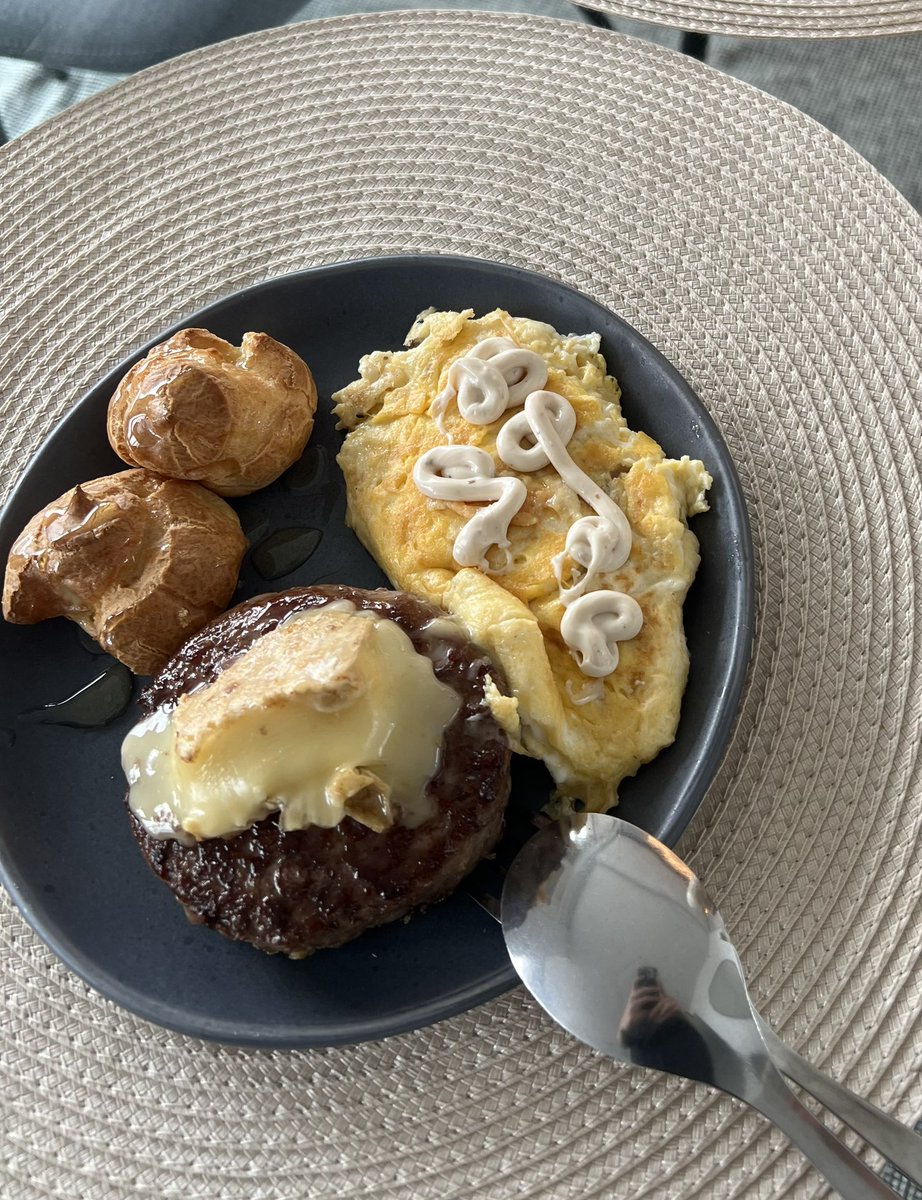 Chayuth N. tweet media