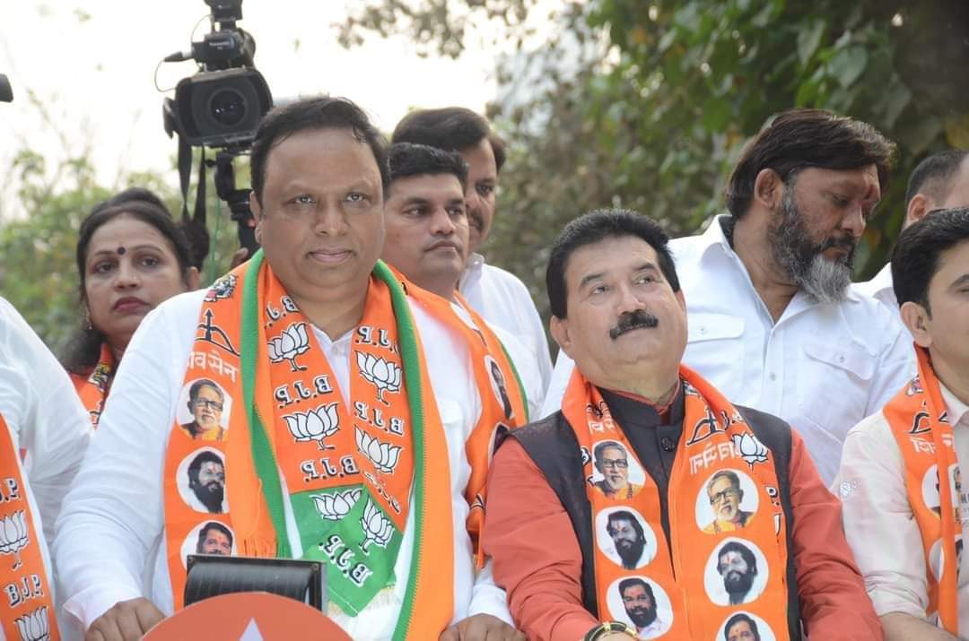 SandyNikam12's tweet photo. गेल्यावर्षी शिमग्यात भाजपच्या आरोपांनी रंगलेले यशवंत जाधव आज भाजपसोबत आहेत..
काय कुरेशी जी, खोटे आरोप केले म्हणून यशवंत जाधवांची माफी मागितली की केलेल्या झोल मधली टक्केवारी मागितली?
@iYashwantJadhav @ShelarAshish @BhatkhalkarA @Dev_Fadnavis https://t.co/bvjbdlv265