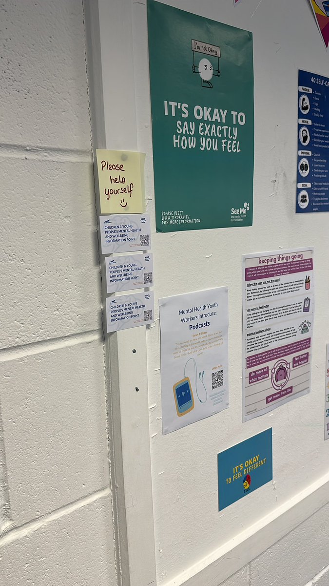 _dannis_'s tweet photo. 🧠 Our Children and Young People’s Mental Health and Wellbeing Information Point can be accessed by young people, parents and professionals for advice and information - our handy cards up in the math corridor seem popular with the @PrestonLodgeHS pupils and staff! https://t.co/hdZIsTU7vi