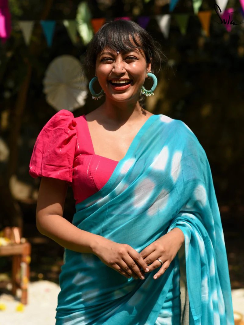 suta_bombay's tweet photo. We're stacking our wardrobes with vibrant six yard beauties and statement blouses to ring in the festival of colors! #Holi2023 https://t.co/yJNCZi1dzG