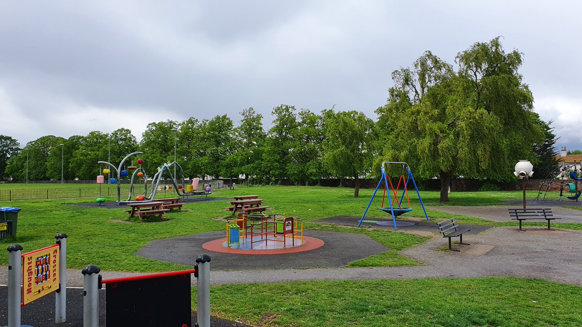We are so excited that the refurbishment of the Charlton Road playground will be starting this week! 🤸🛝

Here's the 'before' shot and we can't wait to share the 'after' shot! Watch this space... 👀

Want to take your little to a different playground? royalgreenwich.gov.uk/parks
