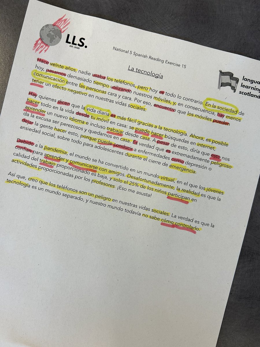 Great work from S3 Spanish this morning looking at developing exam style reading skills! 📚 Highlighting words we already know, verbs and key words in questions! 💛💚🧡