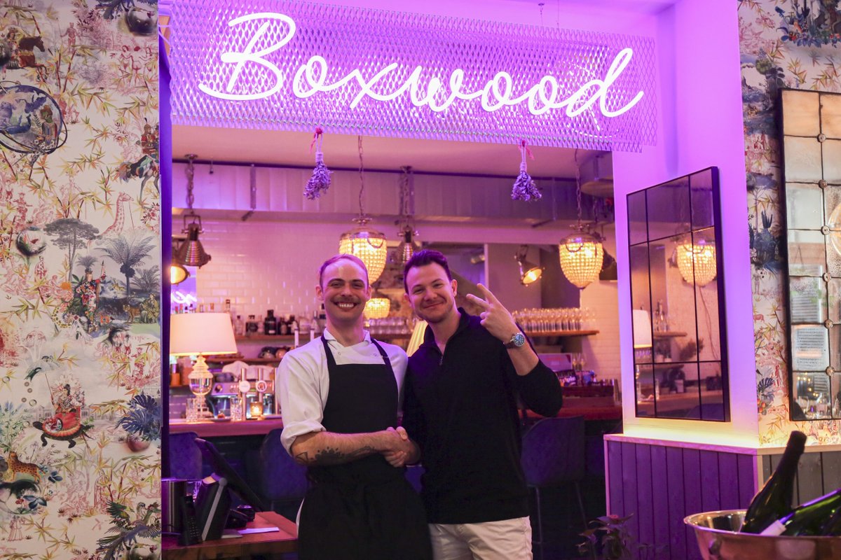 Wien24's tweet image. Die #Restaurantwoche startet heute in #Wien und weiteren Bundesländern: das #Boxwood Restaurant etwa freut sich - neben vielen anderen teilnehmenden Restaurants - kulinarisch zu verwöhnen. Mehr zur Restaurantwoche: tinyurl.com/2suh7eep
Bild: Restaurantwoche