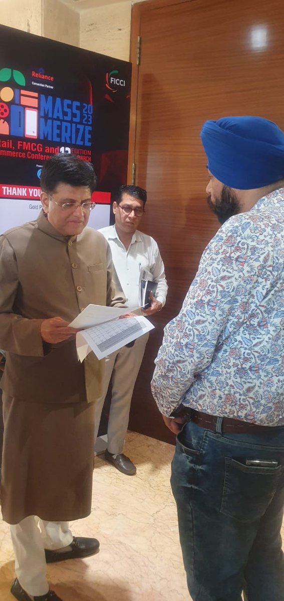 AimraIndia's tweet image. Team #AIMRA attended #Massmerize2023 hosted by @ficci_india and took the opportunity to meet Shri @PiyushGoyal ji and Shri @rohitksingh ji to share the ill effects of e-commerce on consumers &amp;amp; retail of the country &amp;amp; demanded a regulatory body backed by a robust policy framework.