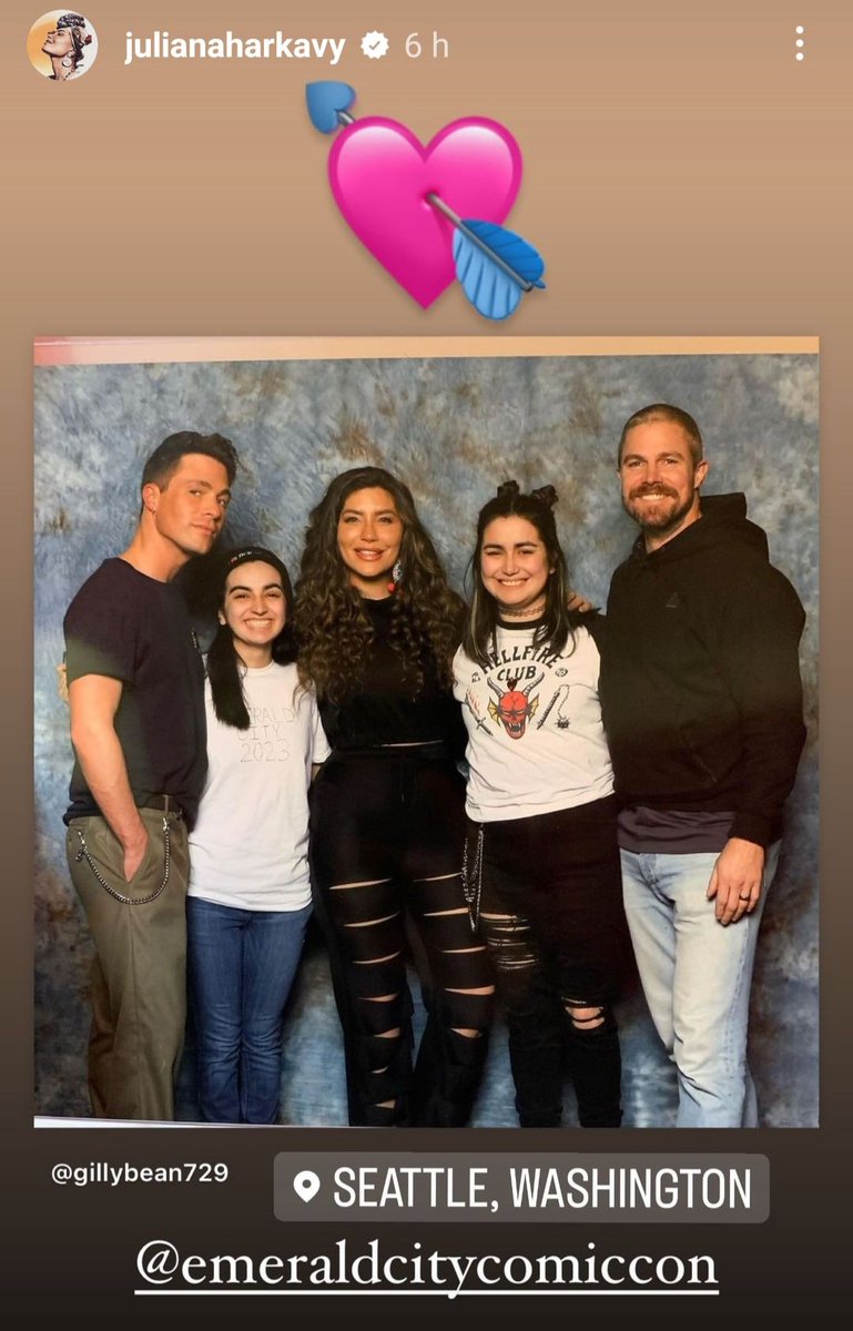 marabrazil2's tweet photo. #StephenAmell #ColtonLHaynes #JulianaHarkavy  at #emeraldcitycomicon with fans. https://t.co/cul8TBVPds