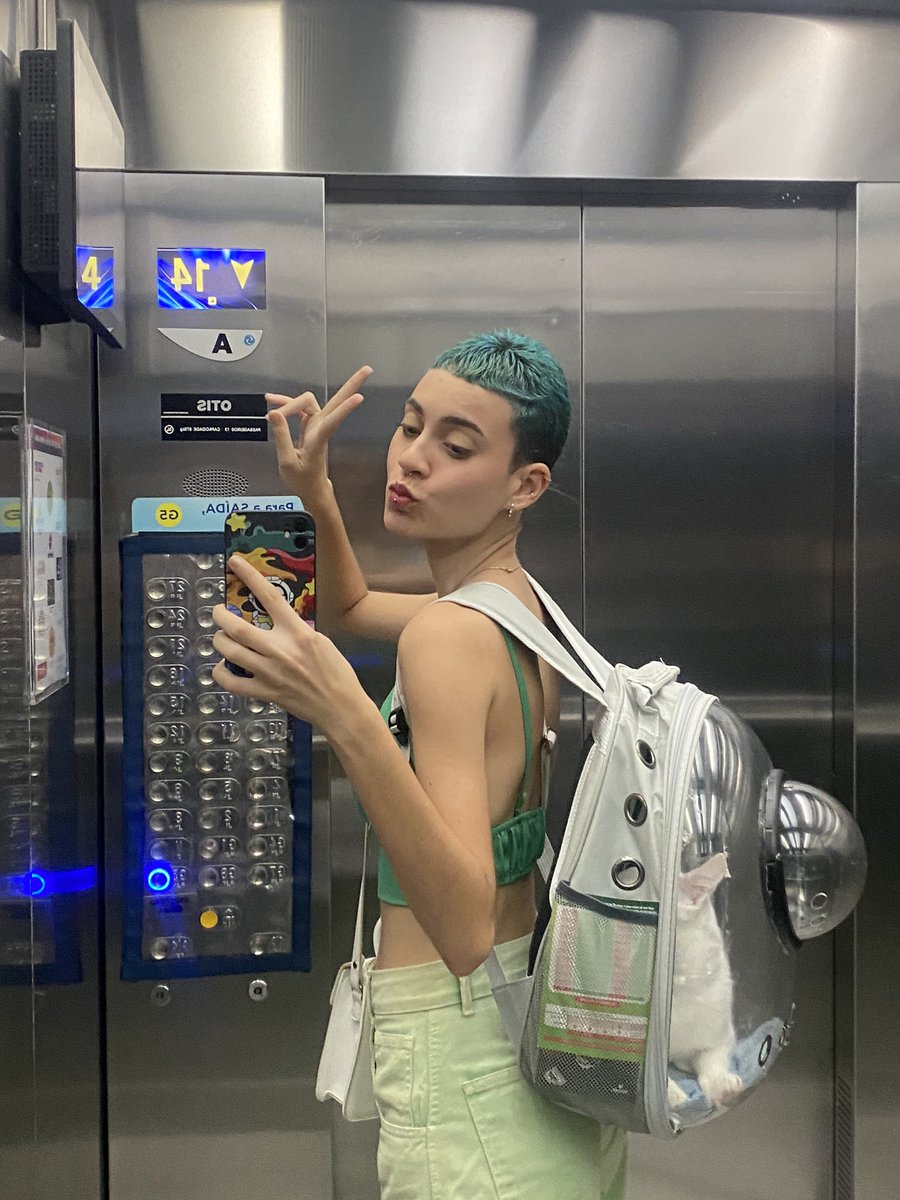 penistriste's tweet photo. COLOQUEI MINGAU NA MOCHILA E FOMO DE UBER MOTO FODASE SE EU MORRER ELE MORRE JUNTO SOMO CARNE E OSSO #partiucastracao #semprimogenitos #diu #piluladodiaseguinte #esteril https://t.co/XtD06jhALa