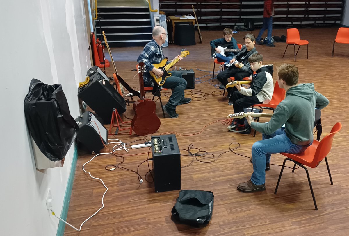 CMW_CGC's tweet photo. A big thank you to @CyngorGwynedd for their funding which allowed us to run an exciting one-day Rock School session in Bethesda. The young people attending worked extremely hard and we were so impressed with what they produced in just one day!”

@CelfGwyneddArts | @NeuaddOgwen https://t.co/JO6Ox1ILzz