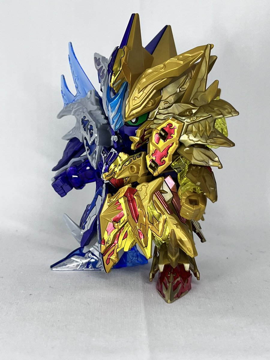 「やはりファイナルフォーミュラには非対称の二刀流よあと頭が寂しいので肩のパーツ移植」|xiny/さいにーのイラスト
