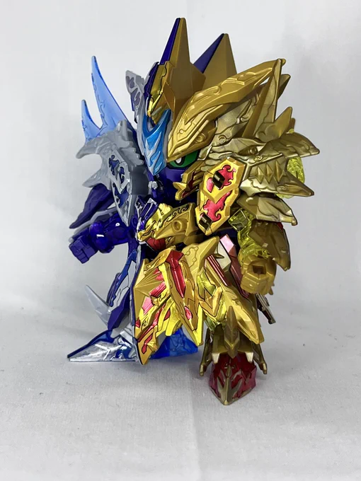 やはりファイナルフォーミュラには非対称の二刀流よあと頭が寂しいので肩のパーツ移植したらなんか良い感じになった余り物さん 