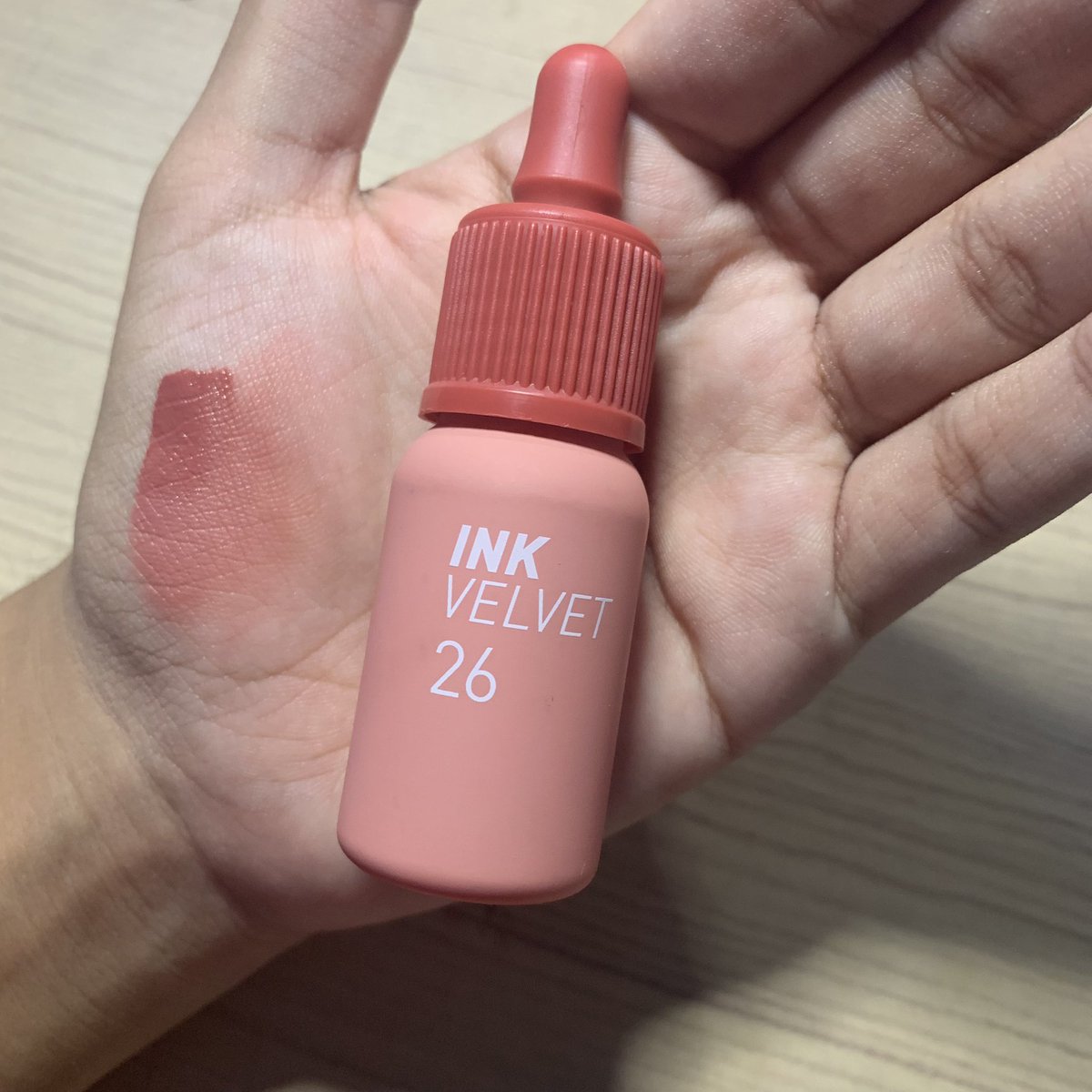 IN3MINE's tweet photo. #ส่งต่อ ลิปperipera ink velvet รุ่น nude เบอร์26 มีกล่องให้พร้อม ใช้ไปแค่2ครั้ง*ไม่เคยโดนปาก ได้มา300กว่าบาท ส่งต่อ280-.รส ส่งของให้พนเลยคับ💖💖 ขายเพราะว่าไม่ค่อยถูกใจ
#ส่งต่อคสอมือสอง #ส่งต่อเครื่องสำอางค์ #เครื่องสําอางค์ #ส่งต่อสกินเเคร์ #ส่งต่อสกินเเคร์มือ2 #ส่งต่อลิปสติก https://t.co/QGqSxQPmCw