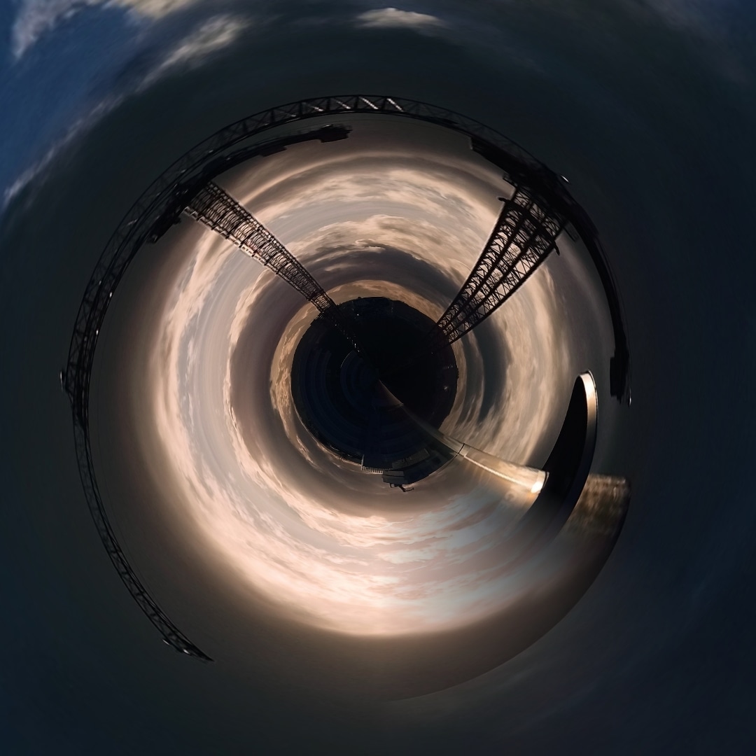 DamonDee8's tweet photo. Once again, I played with light and shadow for this picture I took near Paris... #art #nftart #NFTCommunity #NFTartists #SURREALISM #artphotography #photo #photography https://t.co/sEjd0nqFNB