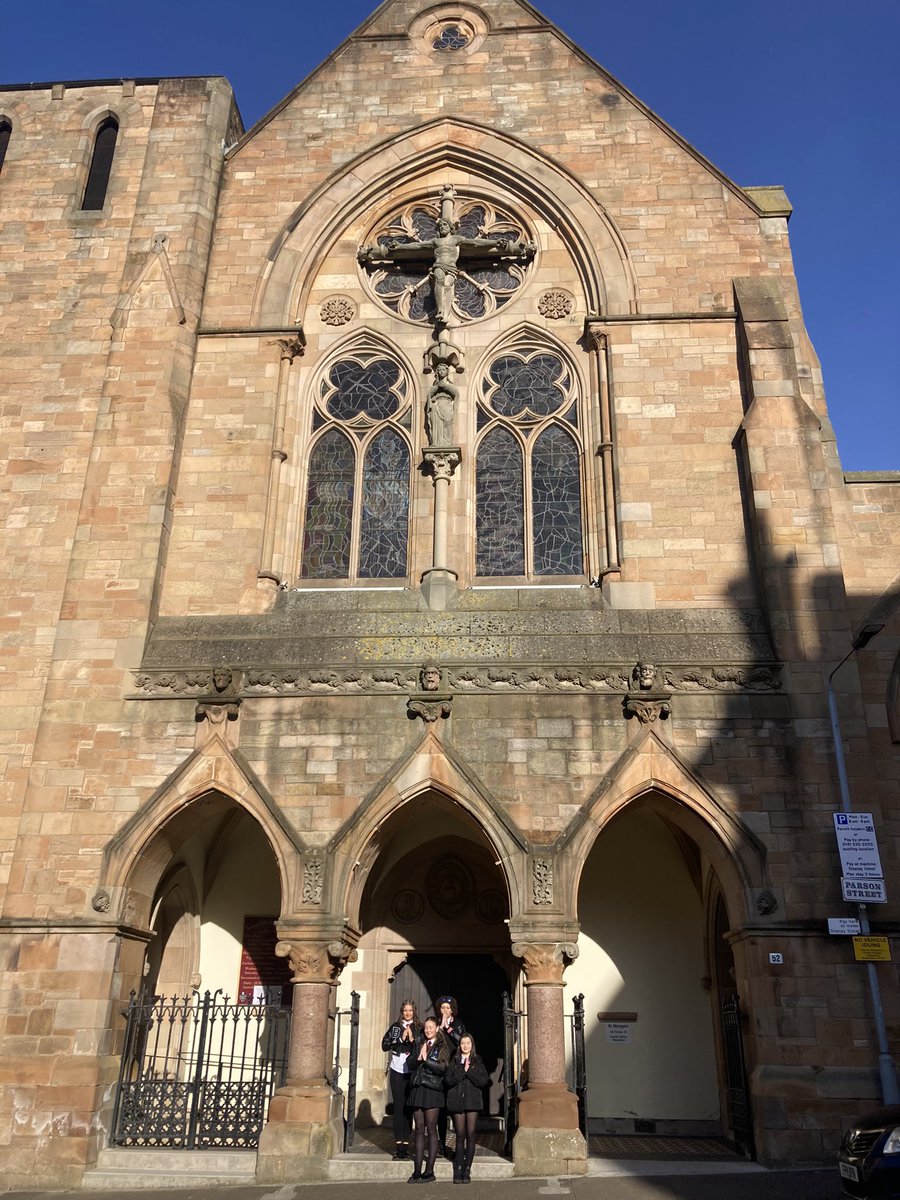 miss_durrant's tweet photo. Another couple of KM’s in the bank for our S4 core walking group @St_Rochs Thankfully the weather has been on our side. Well done to the group (not all keen for a photo) for their participation over the last few weeks. #healthandwellbeing #walkinginourcommunity https://t.co/sMOndmg5Po