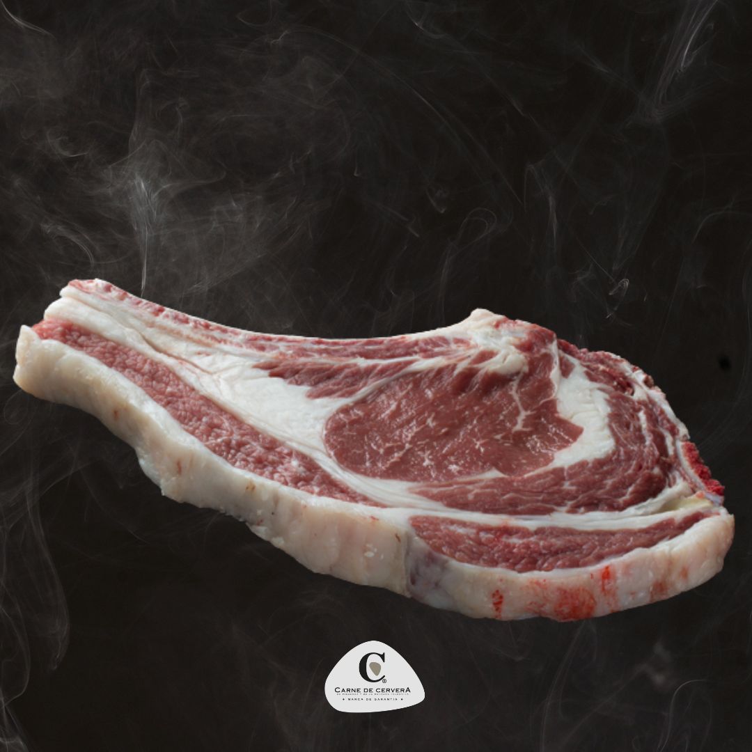 Carnedecervera's tweet photo. ¿Sabes distinguir la Carne de Cervera?

Si te fijas, verás que se trata de una carne natural, brillante, con gusto a carne de pasto.

En definitiva, una carne que no sabrá como cualquier otra. https://t.co/tsYwANorYD