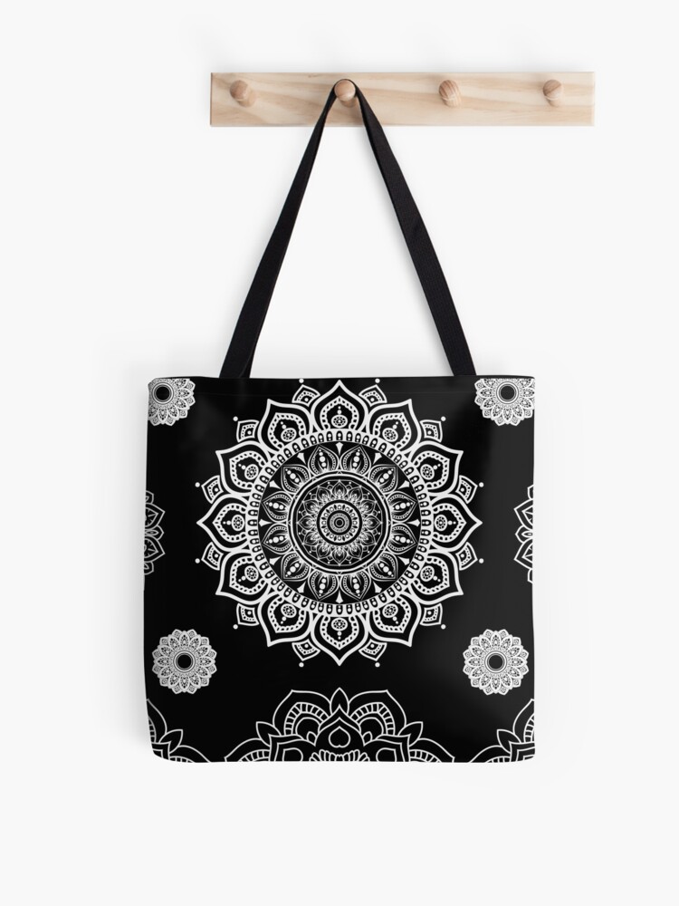 AnyMar46065443's tweet photo. Buen día a todos 😍✨
#redbubbleartist #redbubbleart #leggins #mandalaart #Mandala #loveryoga #findyourthings
Para ver más link en mi biografía https://t.co/KktEDhTq5g