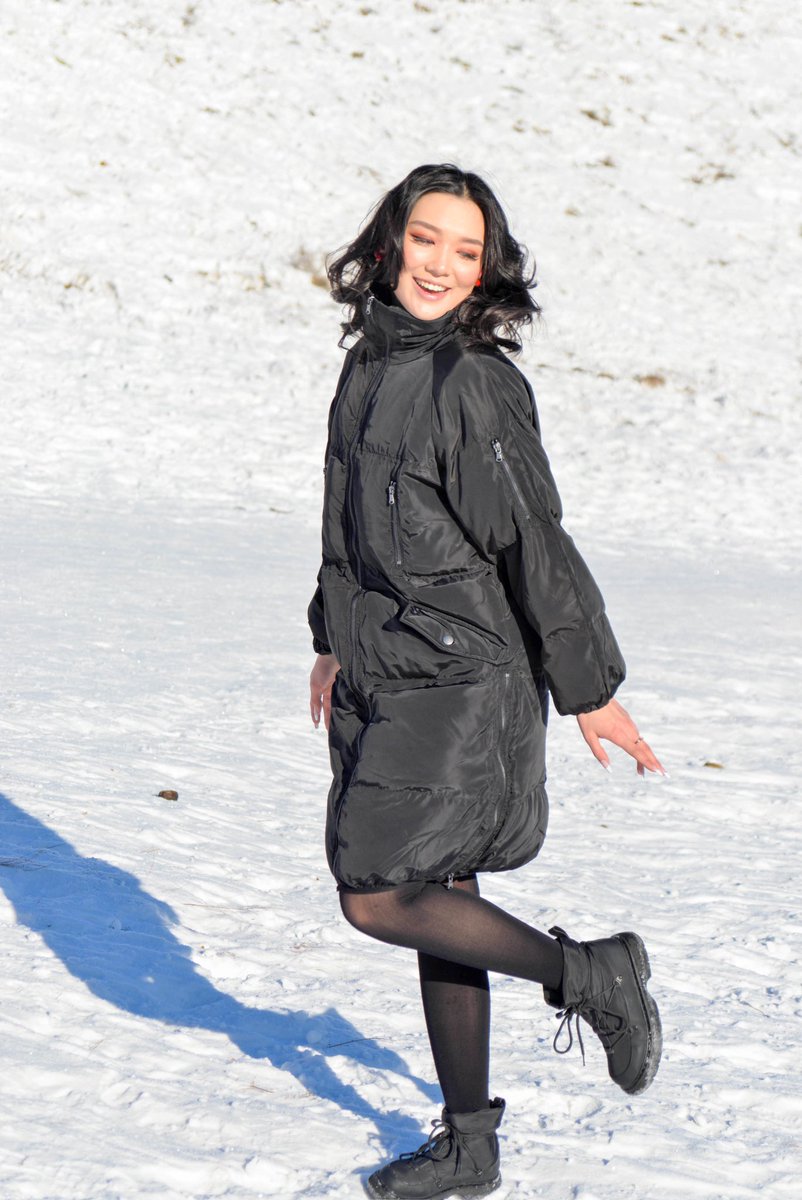 MongoljinMonkh's tweet photo. Цас хайлчихсан уу 
Гулгах гэсээр байгаад 🫣 https://t.co/4bhCyNWbqf