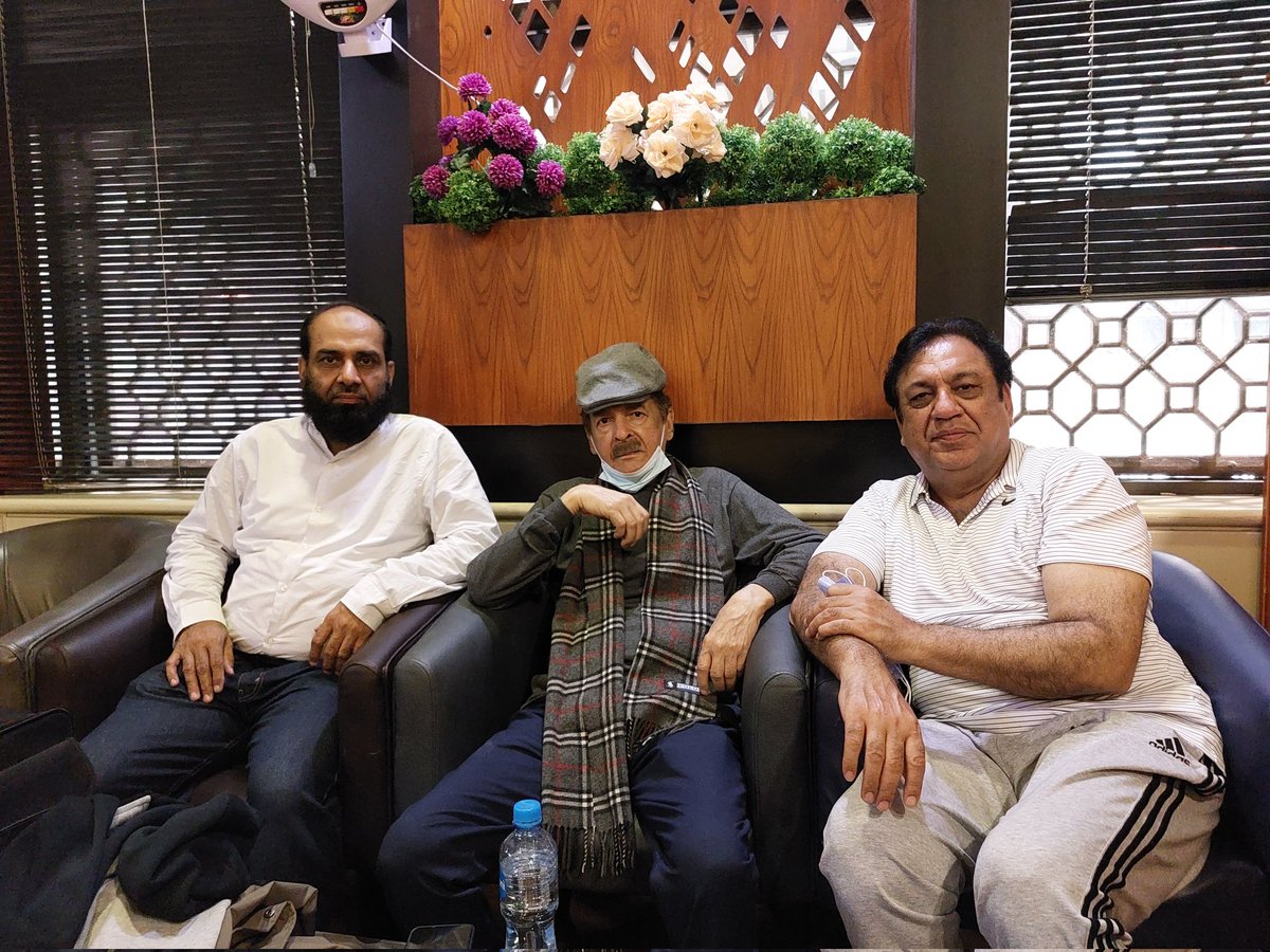 wak125's tweet photo. I meet you and Qavi Khan at Lahore Airport lounge on October 16,2022 and took the click.
@realsohailahmed https://t.co/lq2iibDFDn