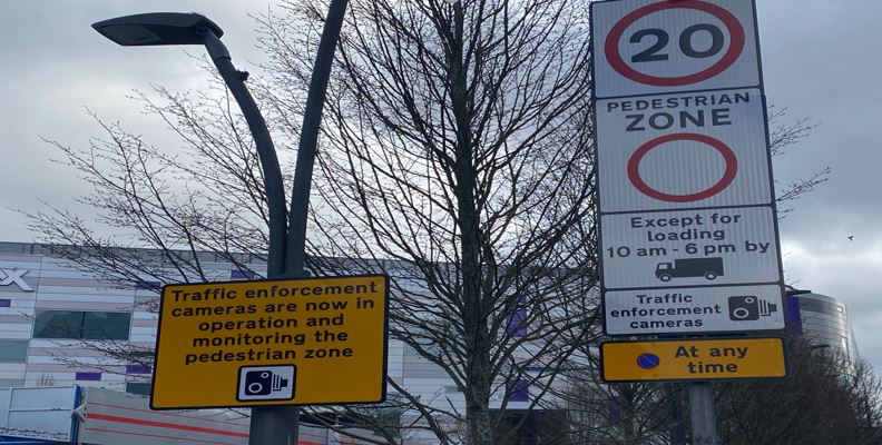 Drivers don’t always stick to restrictions in these zones, which is dangerous for pedestrians🚶
-Manchester St
-George St
-Bridge St

Only commercial vehicles over 3.5 tonnes can enter for loading/unloading between 10am-6pm🚛

From today, we have the powers to enforce these rules