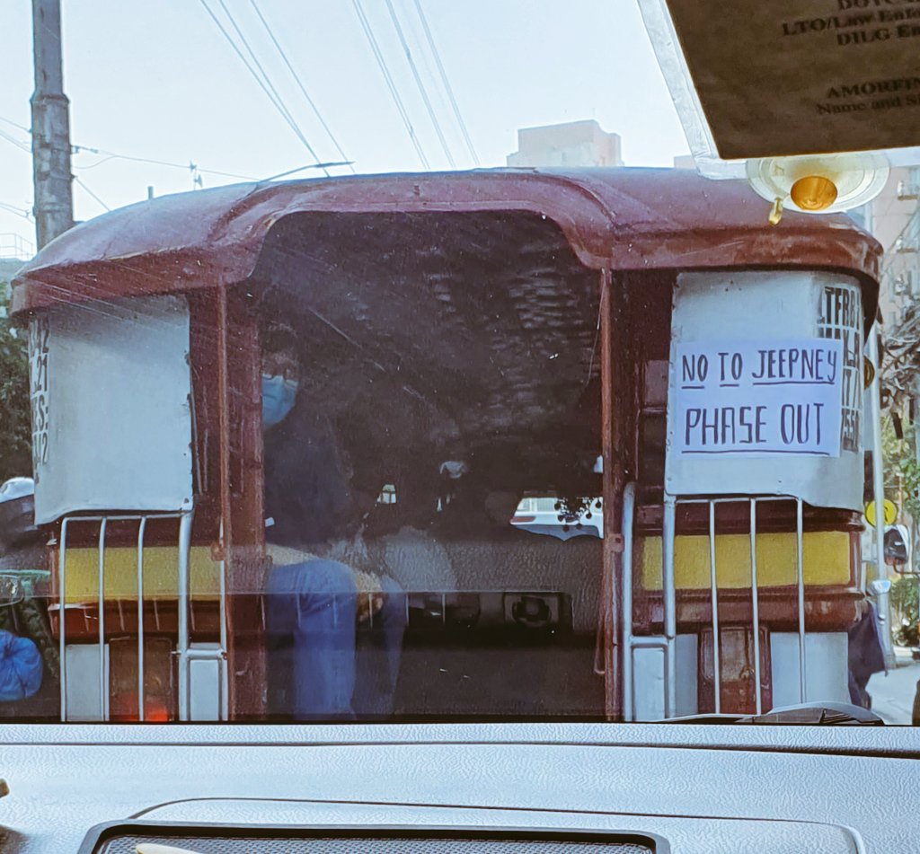 HeyElla_PH's tweet photo. Pasada contra phaseout....

#NoToJeepneyPhaseOut https://t.co/XQY4CxcXdV