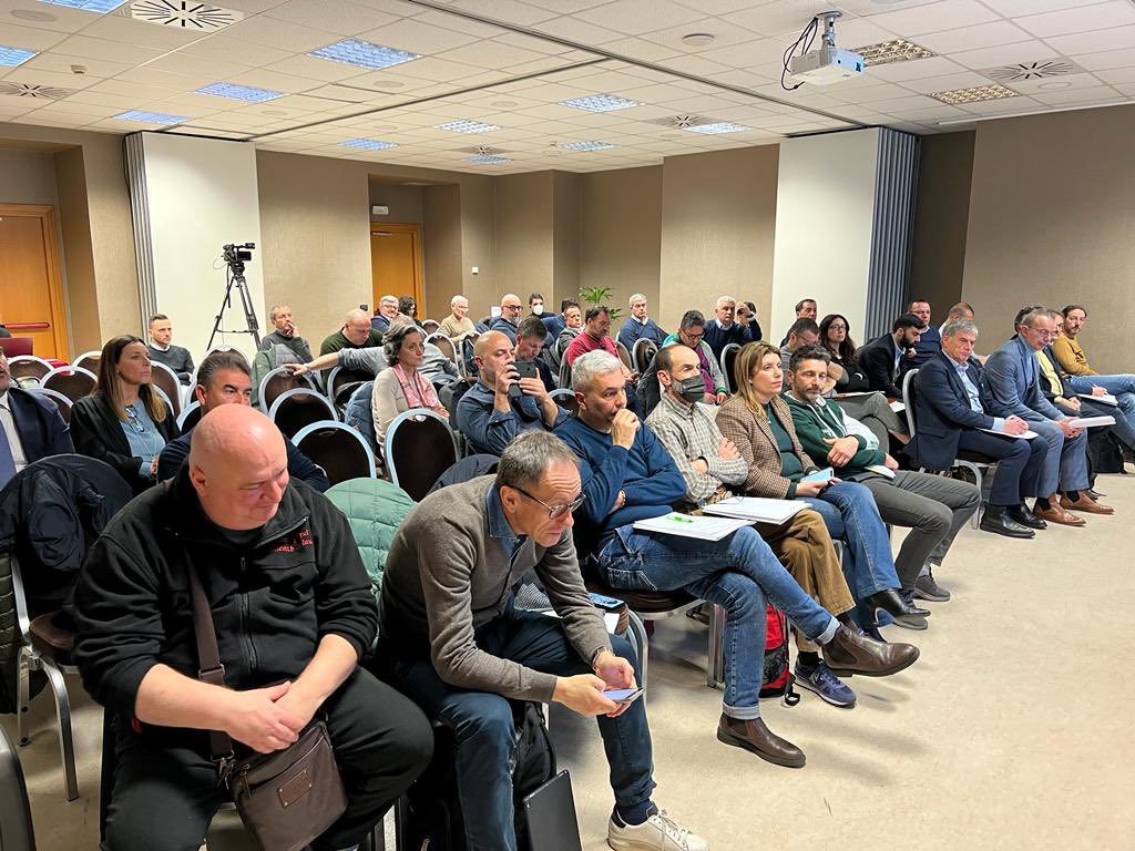 FIMCislStampa's tweet photo. #6marzo #Petrasso Segr. Naz. #FIM: Fondo Cometa è uno strumento contrattuale di integrazione alla pensione che ha consentito a più di 460mila metalmeccanici che vi hanno aderito,di ottenere un importante risultato sulla gestione del TFR arrivando a raddoppiandone quasi il valore https://t.co/tWNRhoR14g