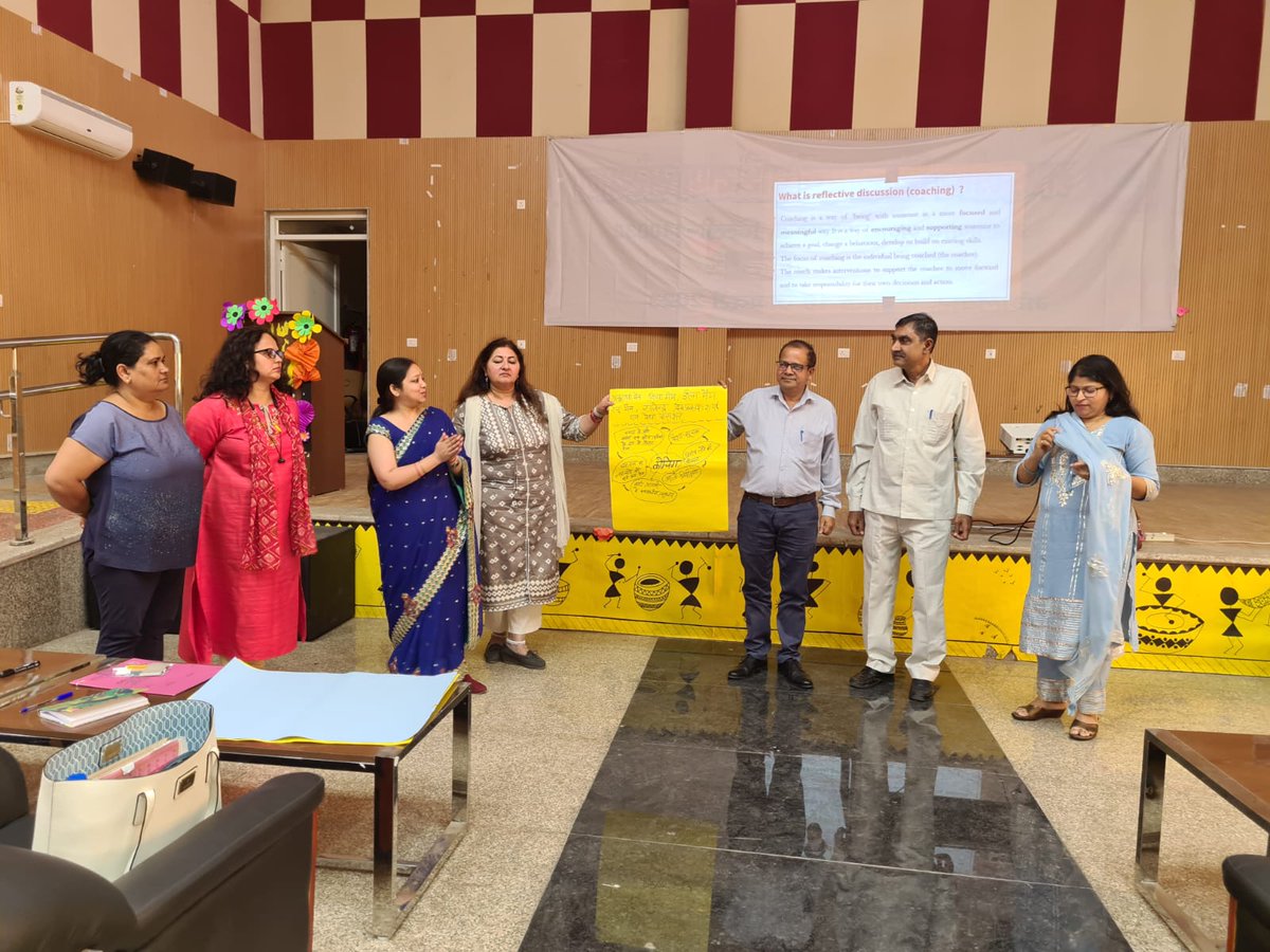 swarnalidas03's tweet photo. Who looks outside, dreams; who looks inside, awakes. - Carl Jung
Mentor Teachers discussed the need of reflective discussions for professional development in the session on coaching at @DietDilshad
@Dir_Education
@SCERT2021
@PbpandeyB
@STIReducation https://t.co/YFO4tzwKrs