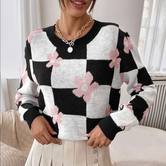 AtFinds's tweet photo. So good I had to share! Check out all the items I'm loving on @Poshmarkapp from @RetrosaurusRex #poshmark #fashion #style #shopmycloset #vintage #sephora: https://t.co/gYvpUlrJJ3 https://t.co/YDI6W5Aztm
